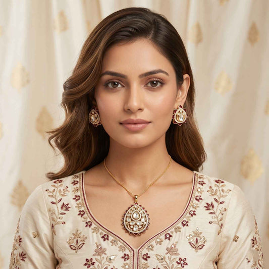 Maroon Noor
