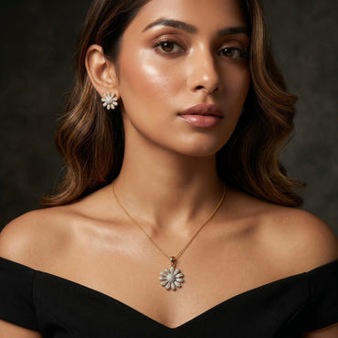Sitara Phool with model