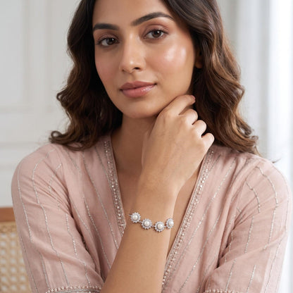 Pearl Bloom Bracelet