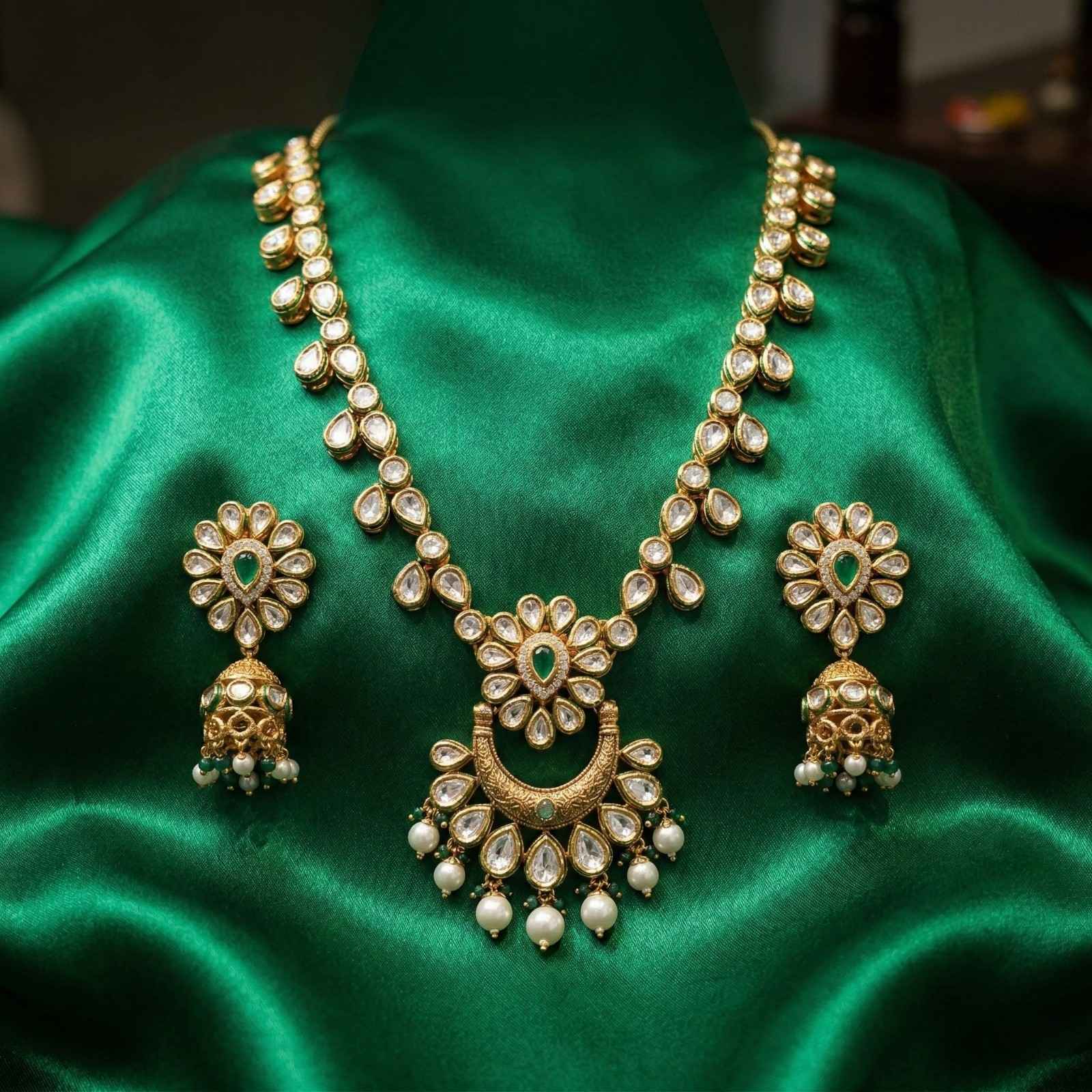 Rajsi Chand Haar on green cloth