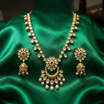 Rajsi Chand Haar on green cloth