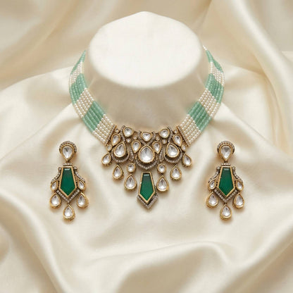 Noorani Mint in neck stand
