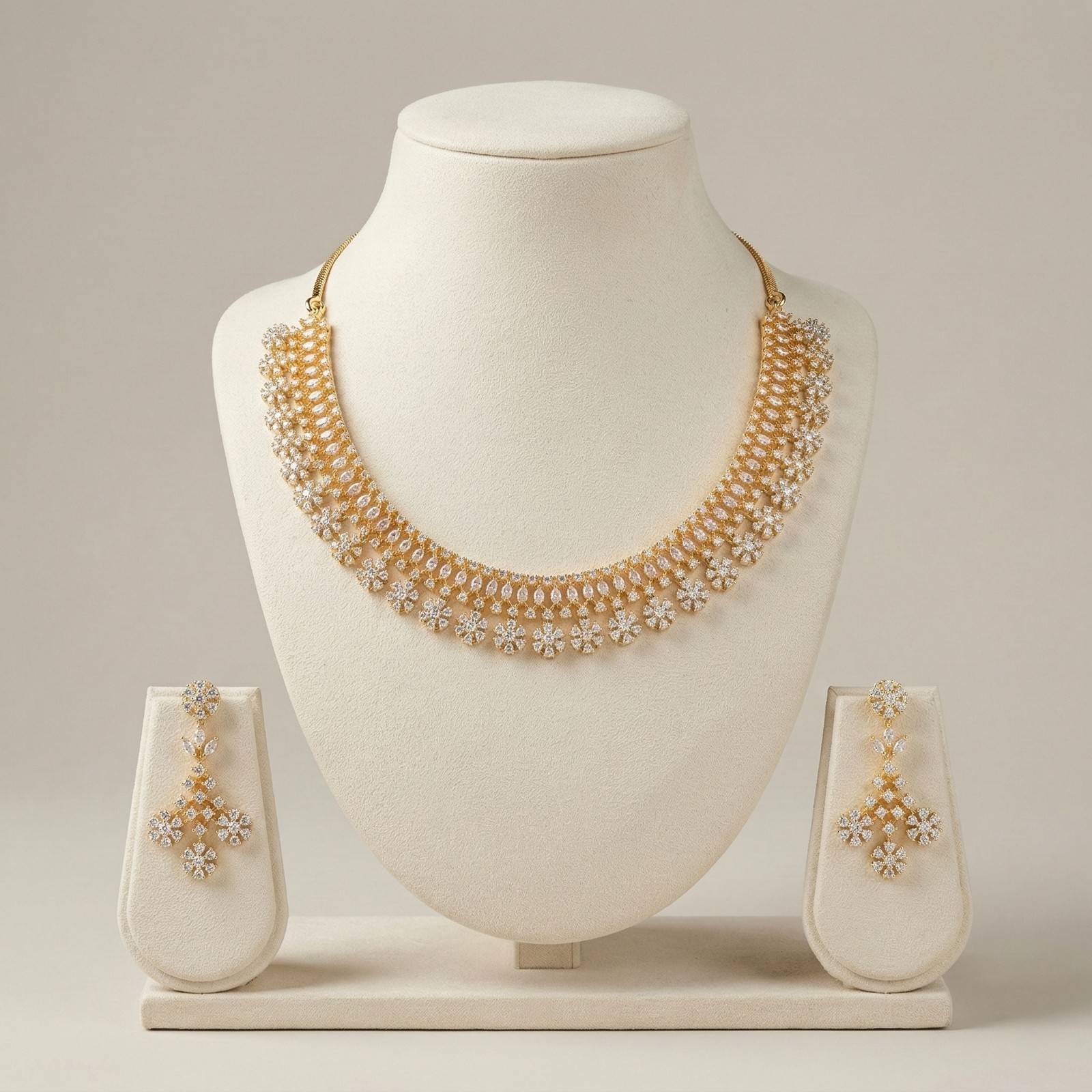 Shahi Bloom with neckstand