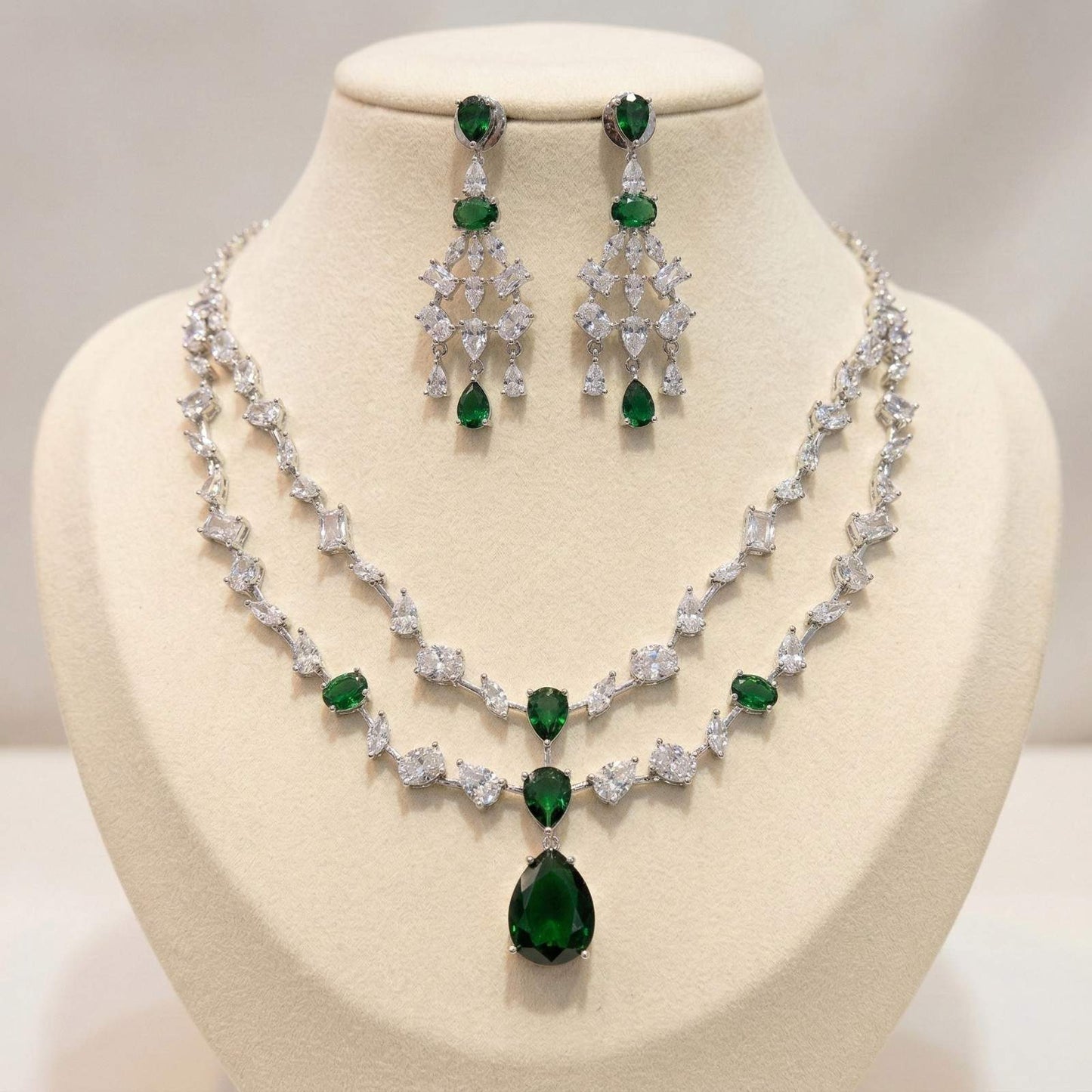 Noor Layers with neckstand