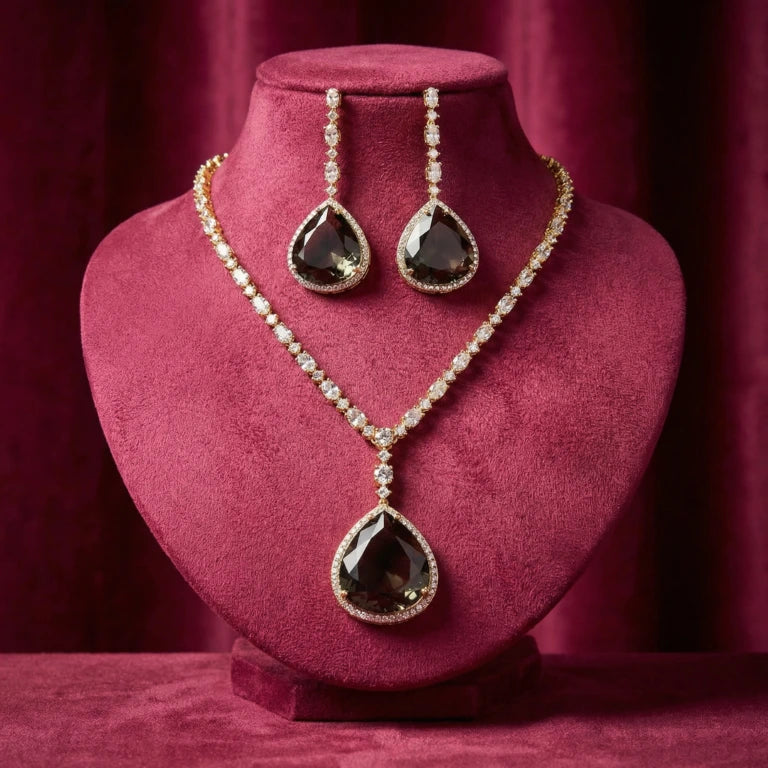 Smoky Charm with neckstand