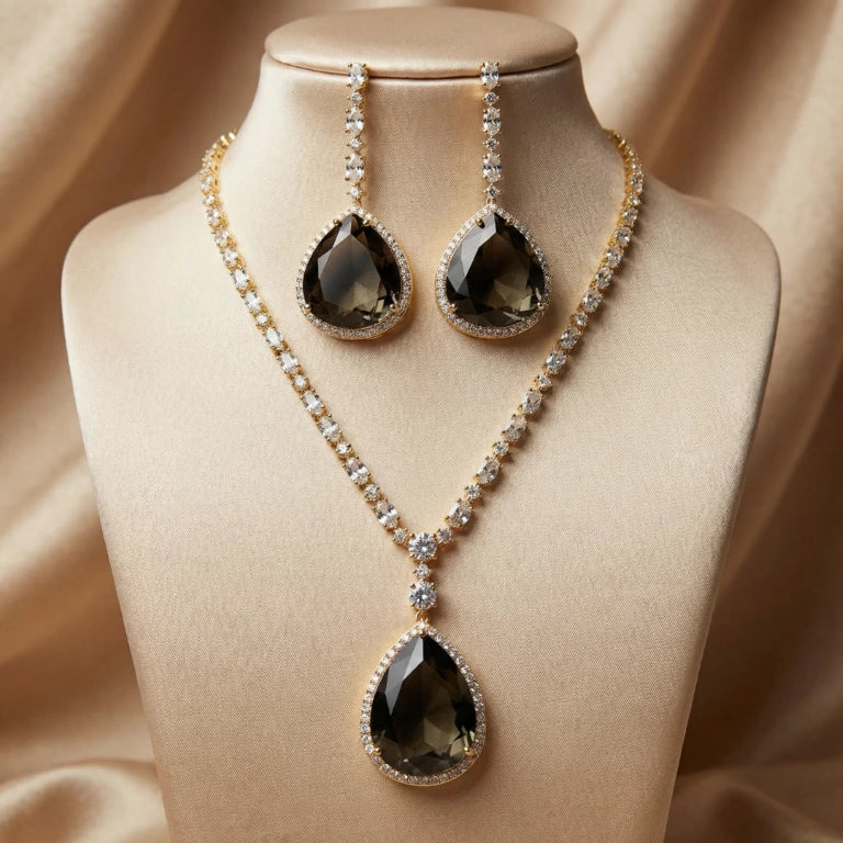 Smoky Charm with neckstand